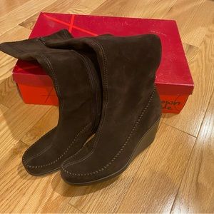Aerosoles suede boots